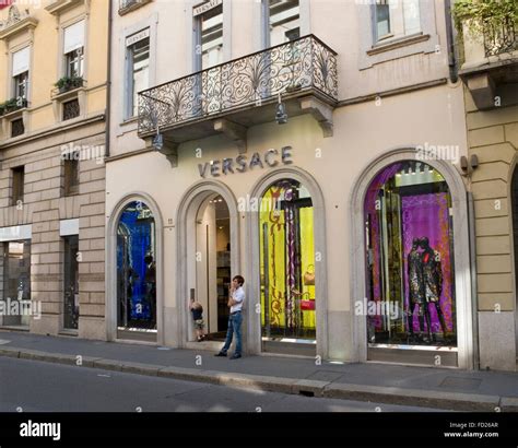 boutique versace milano via montenapoleone|via montenapoleone street.